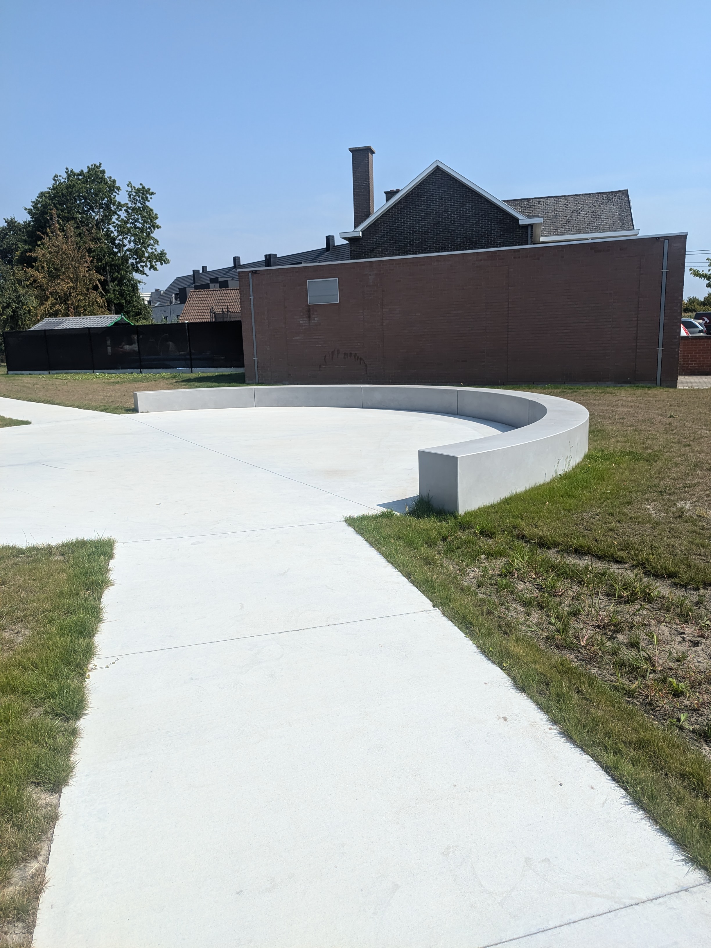 Circular Ledge
