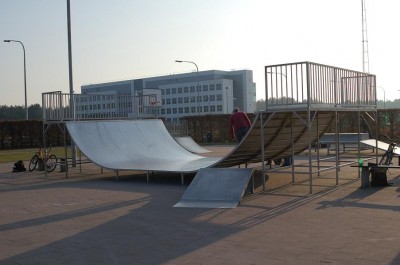 Old skatepark @ swimming pool