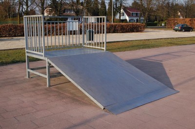 Old skatepark @ swimming pool