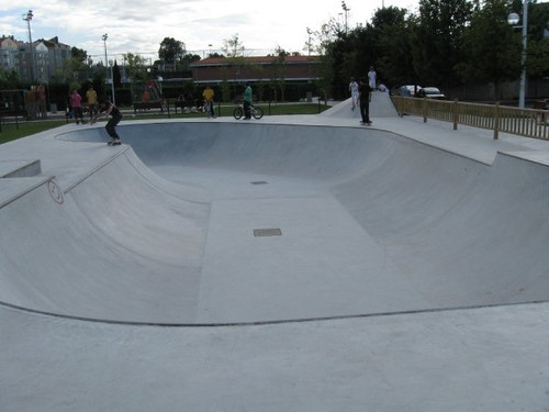 Bowl Bezana